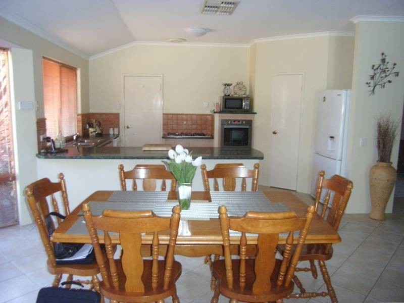 10 Riverdale Road, Helena Valley WA 6056