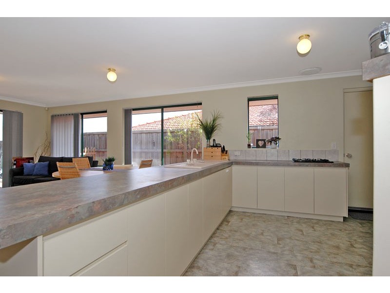 5 Millstream Gr, Ellenbrook WA 6069