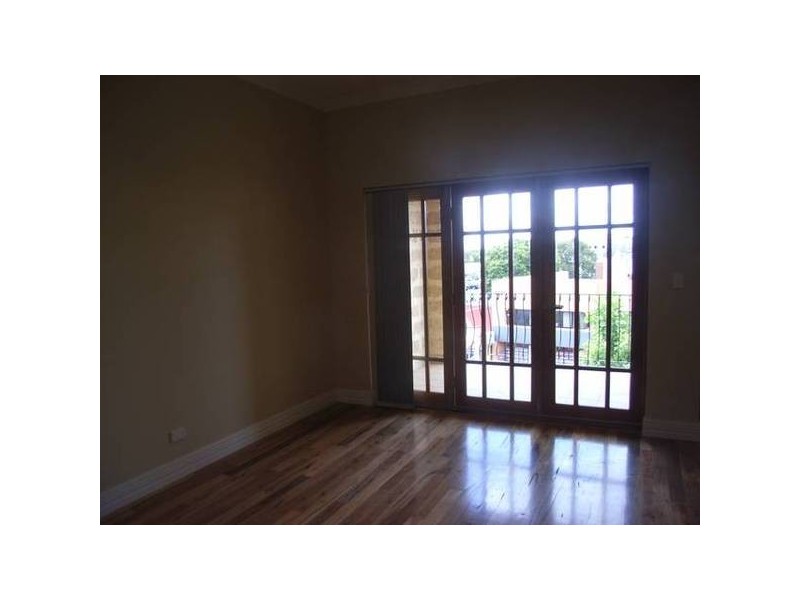 2/26 The Crescent, Midland WA 6056