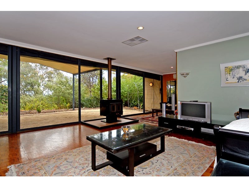 15 Oxley Rd, Darlington WA 6070