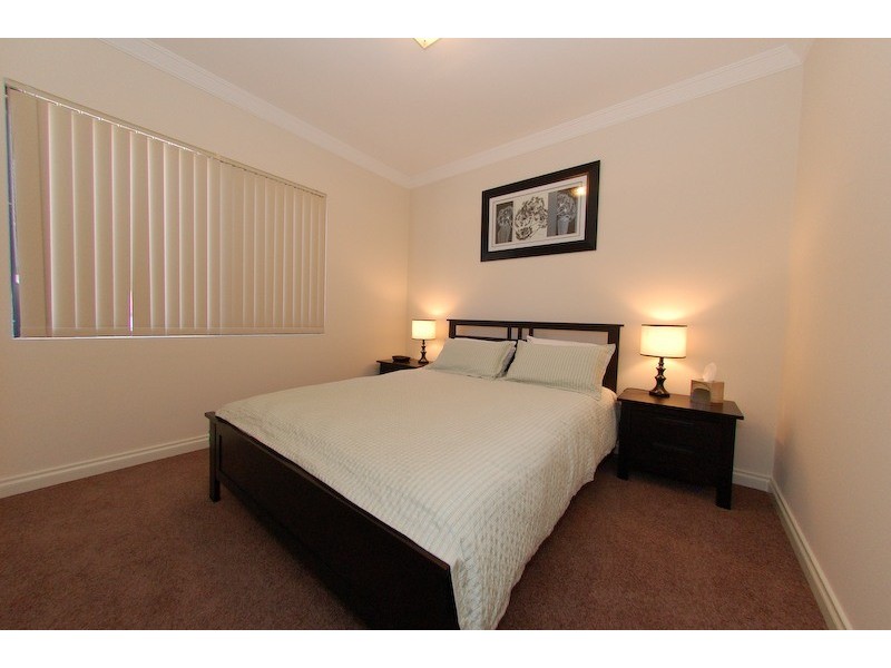 2/34 The Crescent, Midland WA 6056