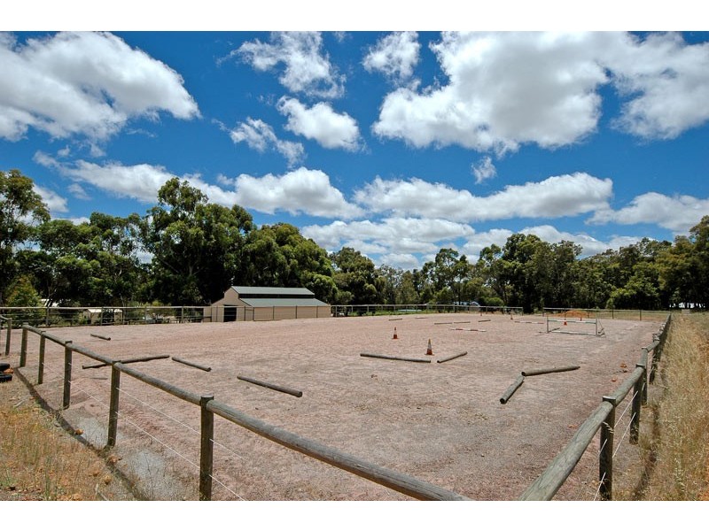 22 Centenary Dr, Gidgegannup WA 6083