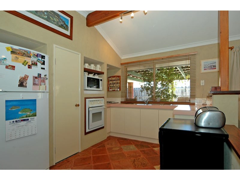 18 Wenstead Place, Stratton WA 6056