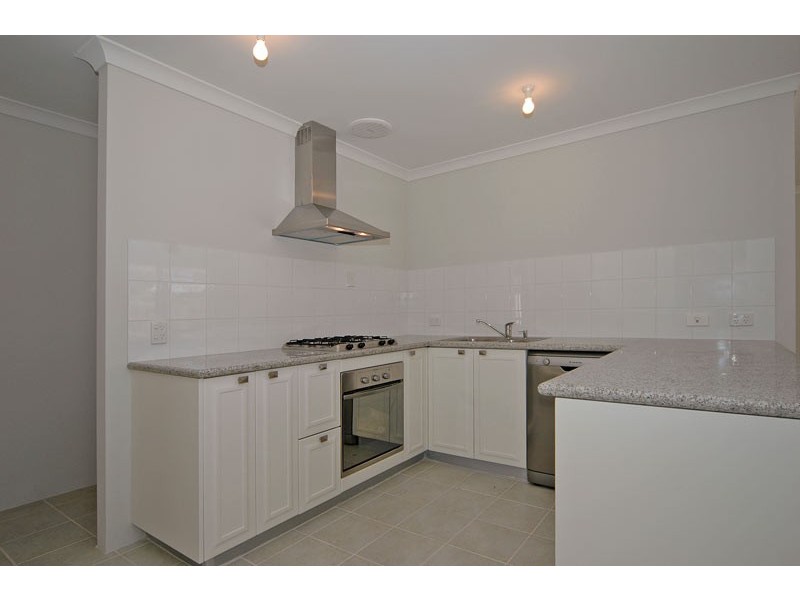 6/42 Holmesdale Rd, Woodbridge WA 6056