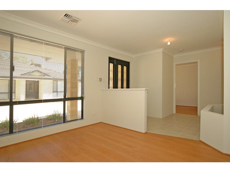 6/42 Holmesdale Rd, Woodbridge WA 6056