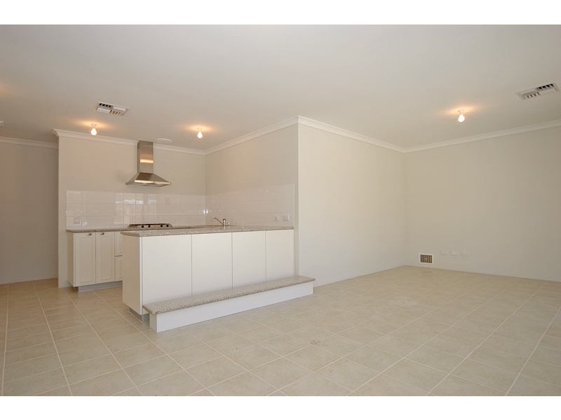 6/42 Holmesdale Rd, Woodbridge WA 6056