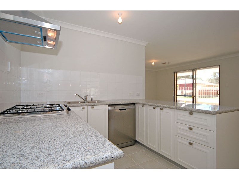 6/42 Holmesdale Rd, Woodbridge WA 6056