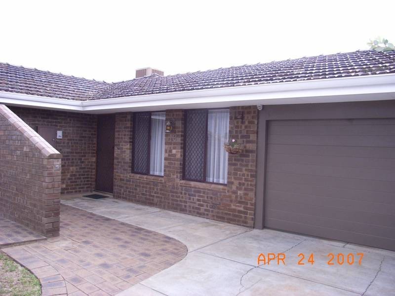 13 Tamarine Way, Swan View WA 6056
