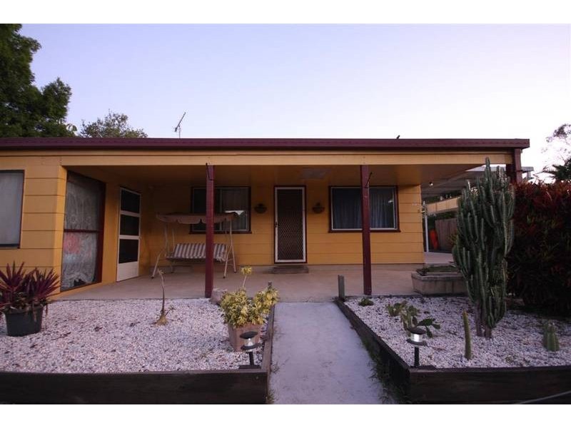 8 Montrose Street, Beerwah QLD 4519