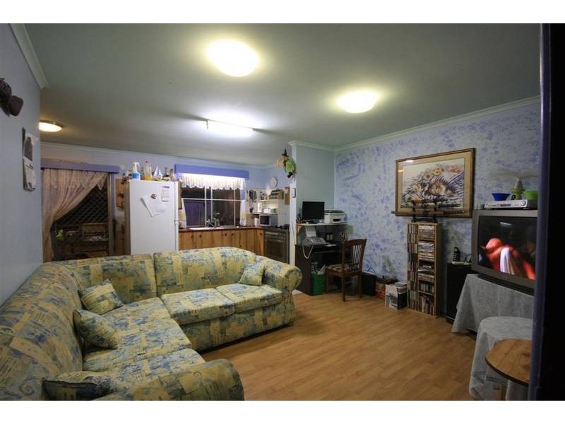 8 Montrose Street, Beerwah QLD 4519