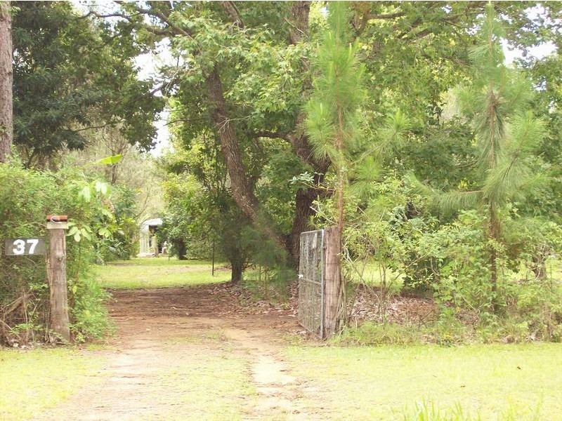 37 Plantation Road, Glass House Mountains QLD 4518
