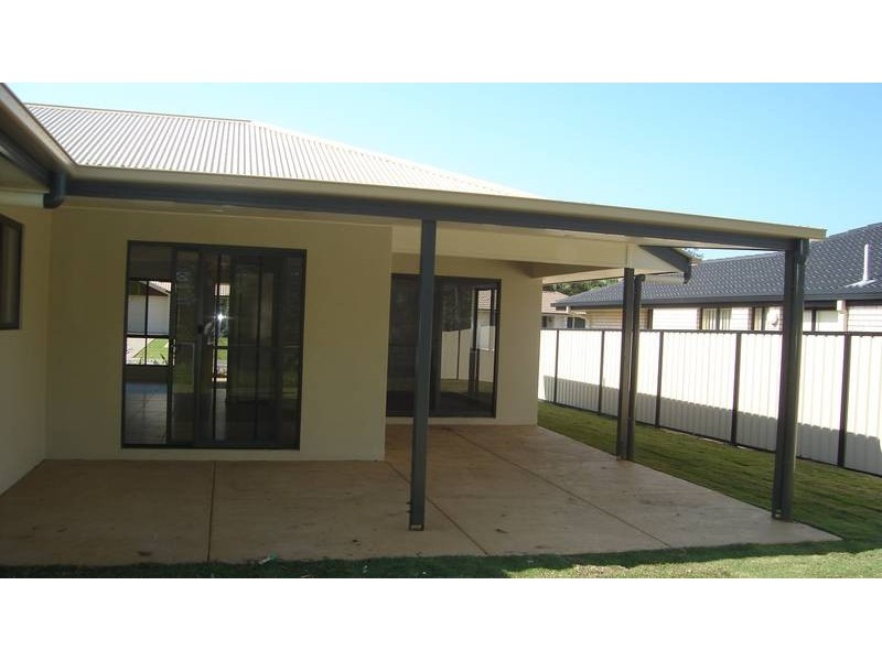 8 Earl Court, Landsborough QLD 4550