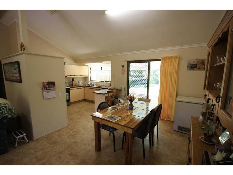 53 Railway Parade, Glass House Mountains QLD 4518