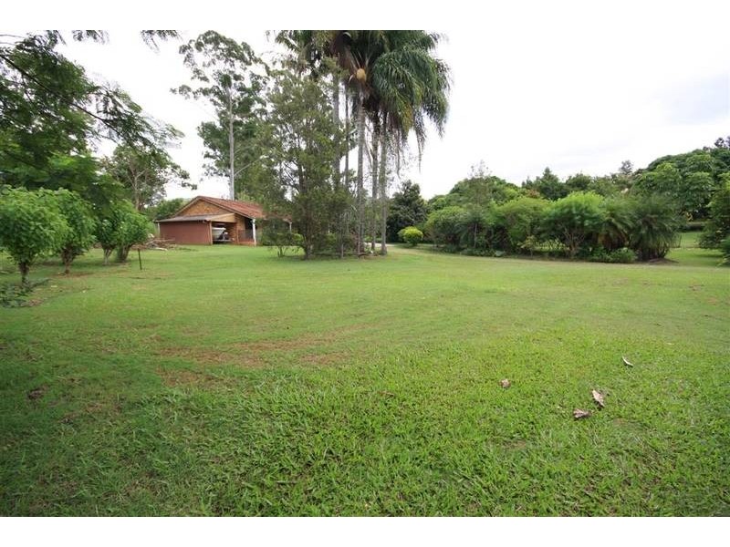 53 Railway Parade, Glass House Mountains QLD 4518