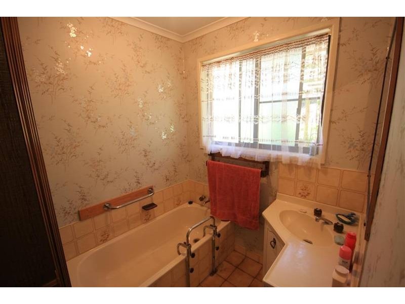 53 Railway Parade, Glass House Mountains QLD 4518