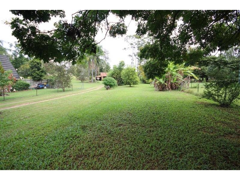 53 Railway Parade, Glass House Mountains QLD 4518