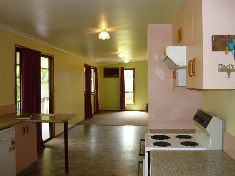 6 Sidha Avenue, Glass House Mountains QLD 4518