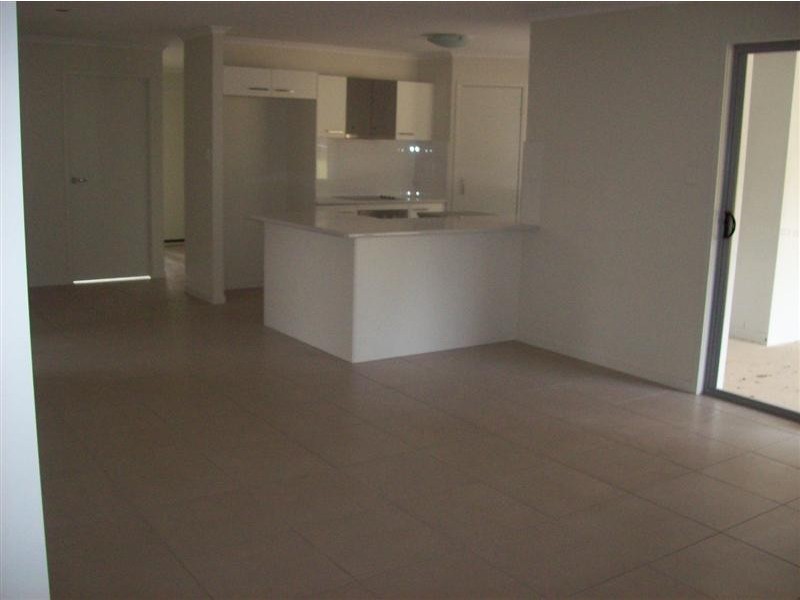 18 Cockatoo Court, Beerwah QLD 4519