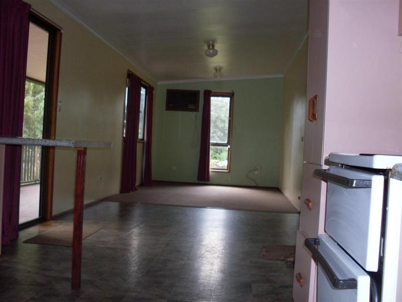 6 Sidha Avenue, Glass House Mountains QLD 4518