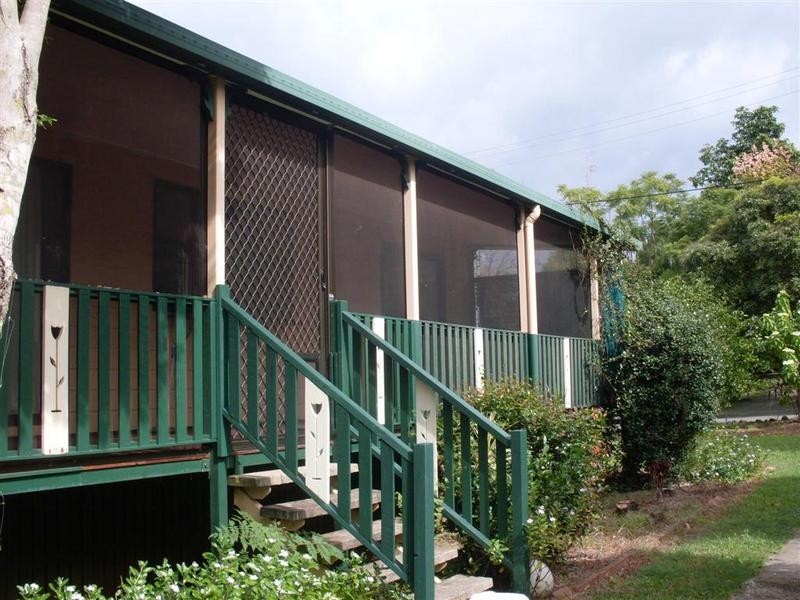 6 Sidha Avenue, Glass House Mountains QLD 4518