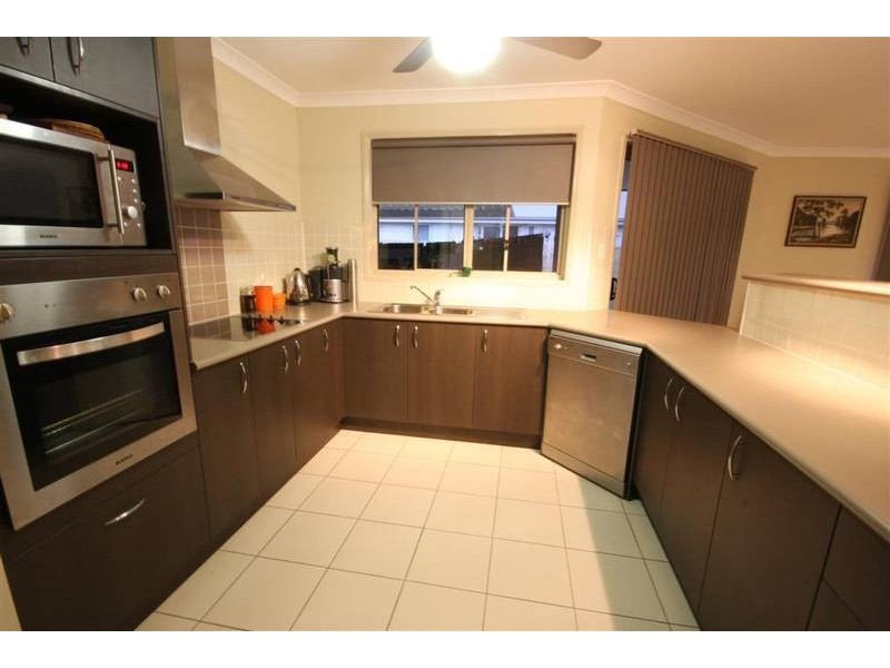 33 KIRSTEN DR, Glass House Mountains QLD 4518