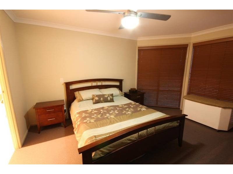 33 KIRSTEN DR, Glass House Mountains QLD 4518