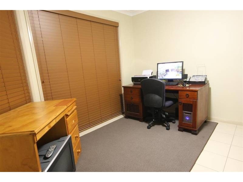 33 KIRSTEN DR, Glass House Mountains QLD 4518