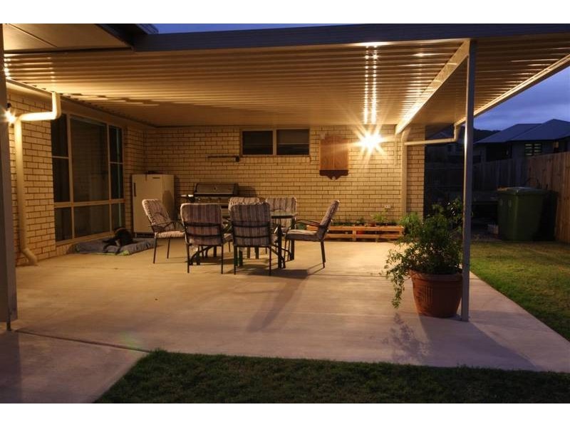 33 KIRSTEN DR, Glass House Mountains QLD 4518