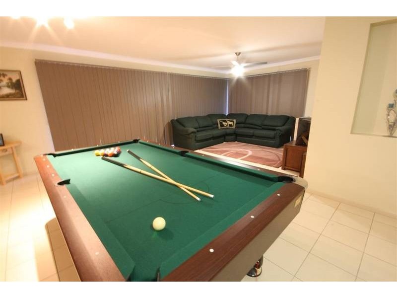 33 KIRSTEN DR, Glass House Mountains QLD 4518