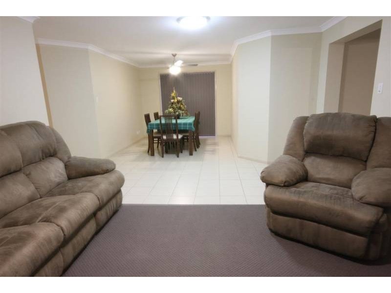 33 KIRSTEN DR, Glass House Mountains QLD 4518