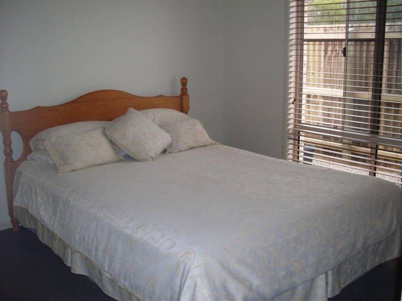 33 KIRSTEN DR, Glass House Mountains QLD 4518