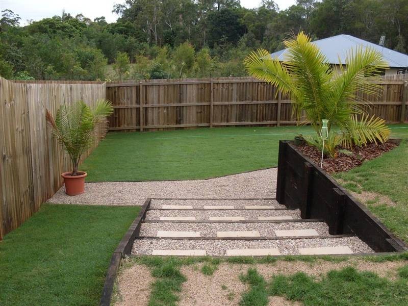 33 KIRSTEN DR, Glass House Mountains QLD 4518