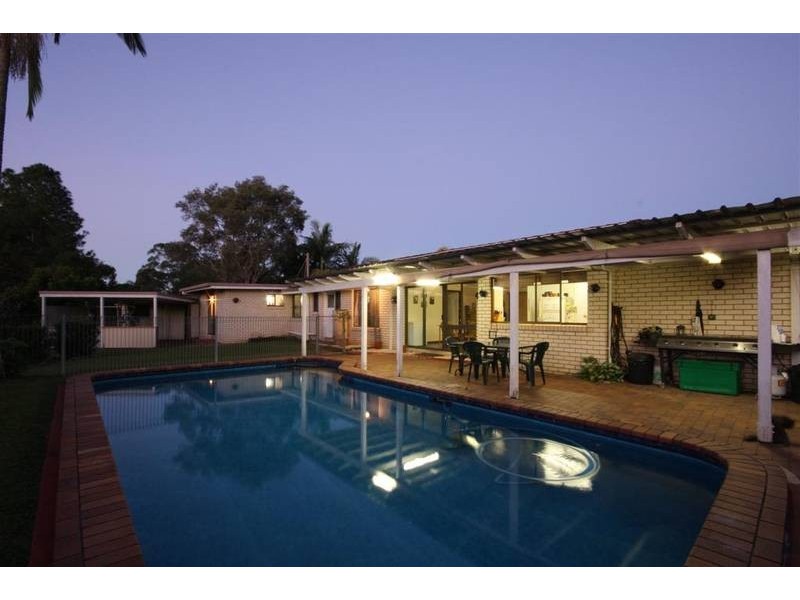 2 Harry Place, Beerwah QLD 4519