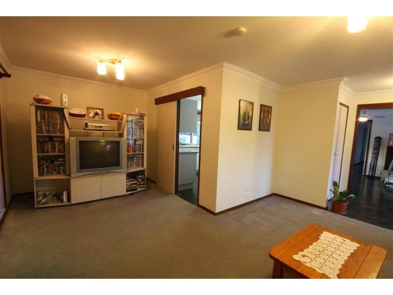2 Harry Place, Beerwah QLD 4519