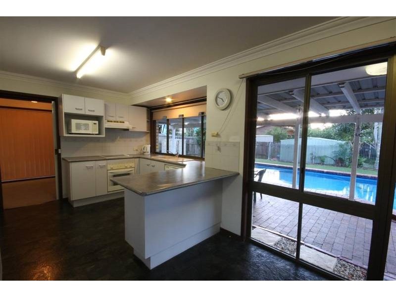 2 Harry Place, Beerwah QLD 4519