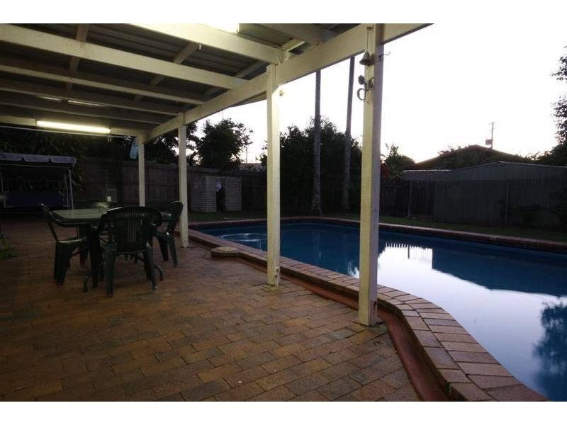 2 Harry Place, Beerwah QLD 4519