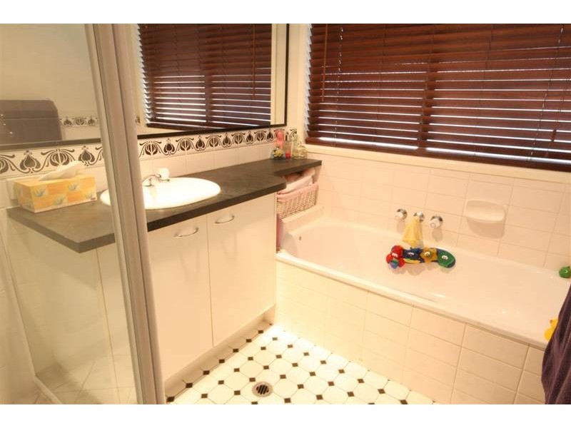11 Redwood Court, Landsborough QLD 4550