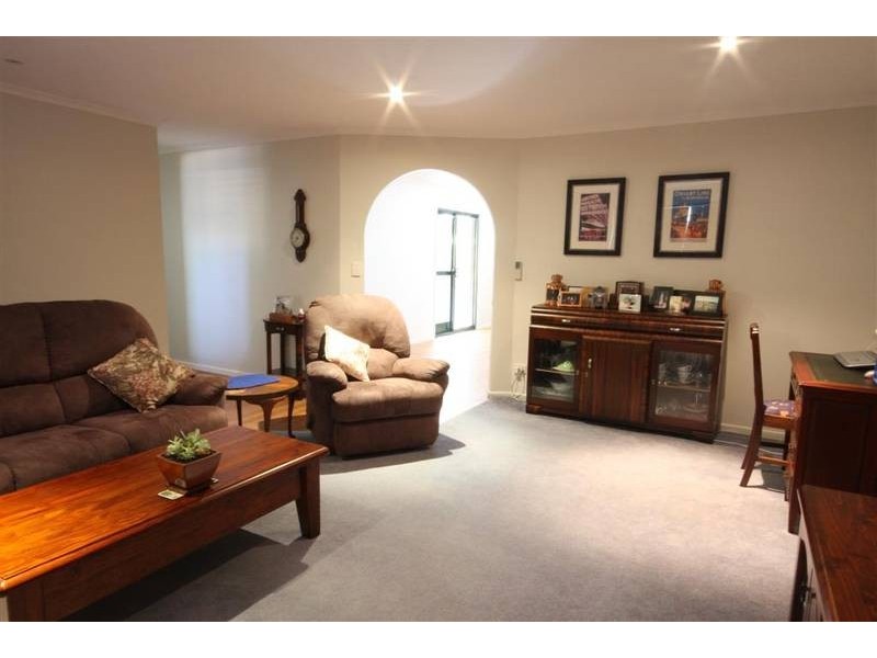 11 Redwood Court, Landsborough QLD 4550