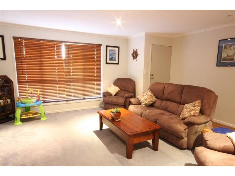 11 Redwood Court, Landsborough QLD 4550