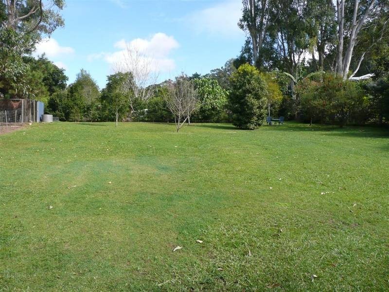 2 Julia Court, Glass House Mountains QLD 4518