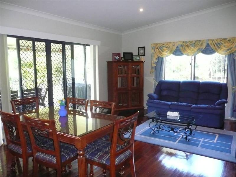2 Julia Court, Glass House Mountains QLD 4518