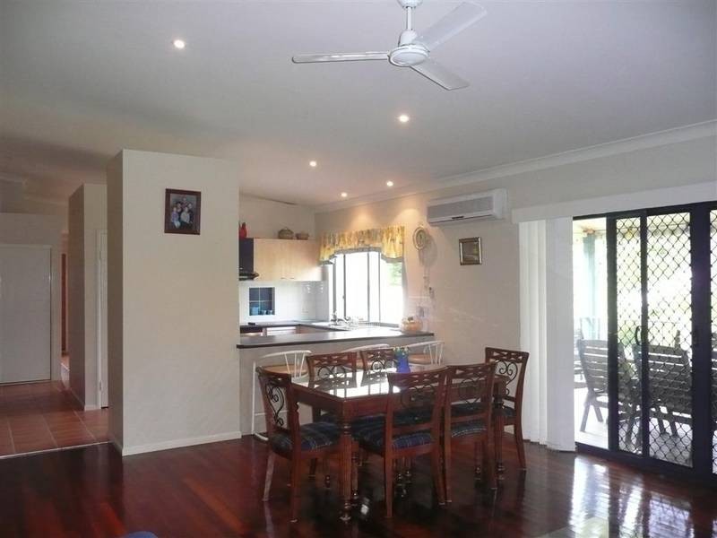 2 Julia Court, Glass House Mountains QLD 4518