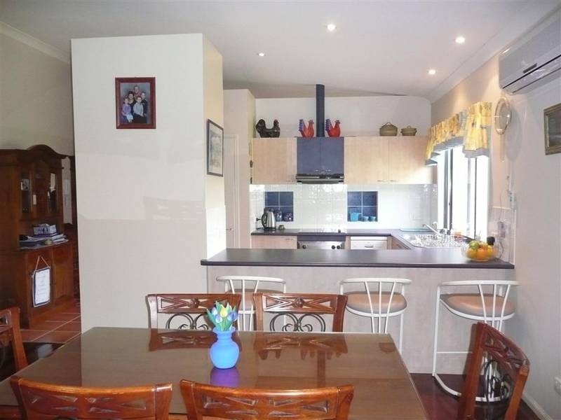 2 Julia Court, Glass House Mountains QLD 4518