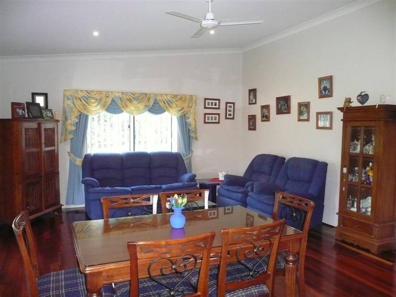 2 Julia Court, Glass House Mountains QLD 4518