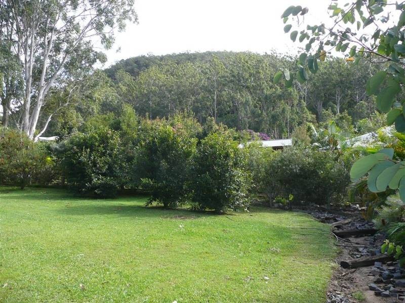 2 Julia Court, Glass House Mountains QLD 4518