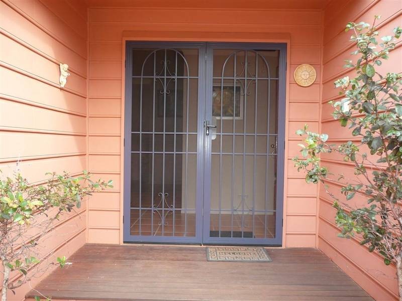 2 Julia Court, Glass House Mountains QLD 4518