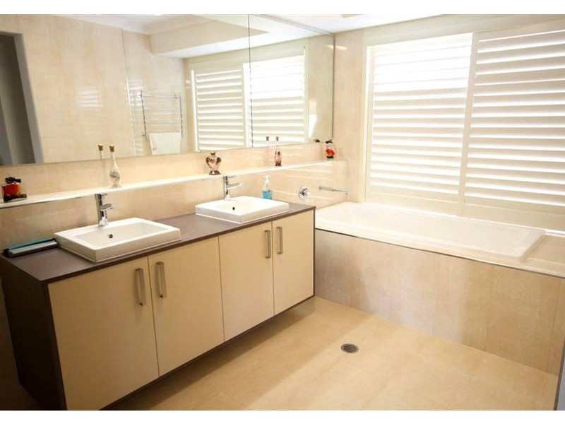 Glass House Mountains QLD 4518