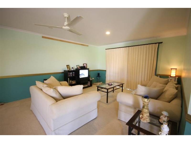 33 Springburn Drive, Glass House Mountains QLD 4518