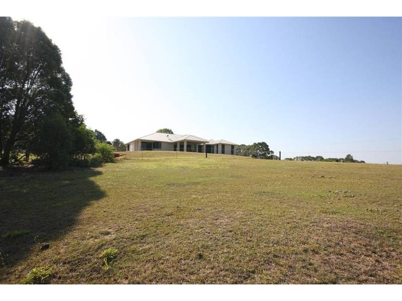 182 Yeates Rd, Beerwah QLD 4519