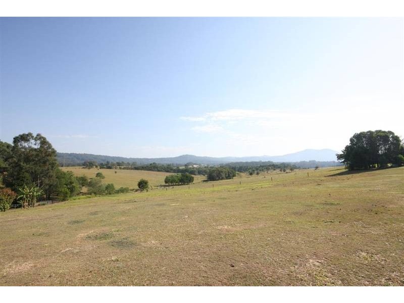 182 Yeates Rd, Beerwah QLD 4519